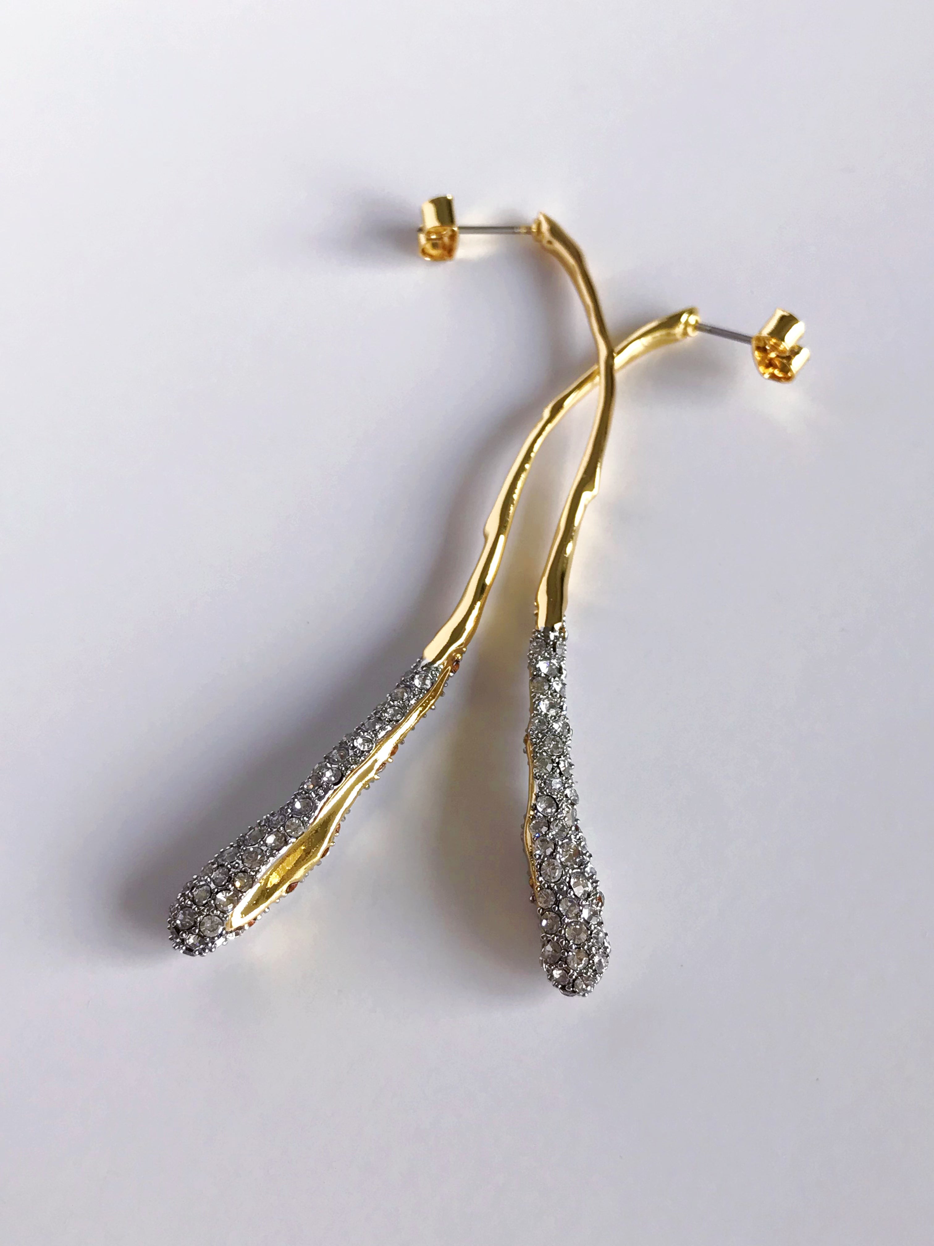 Retro Glamour: Vintage-Inspired Pavé Dangle Earrings