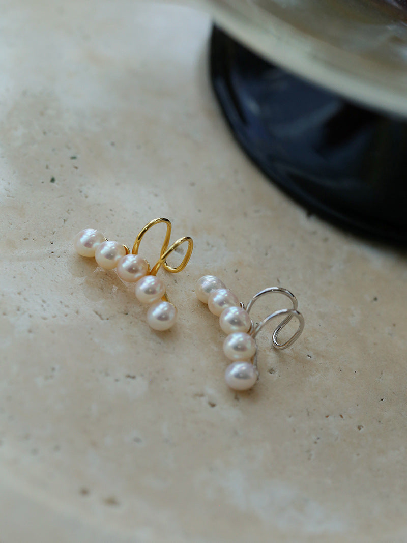 Balance Bar Pearl Ear Cuff