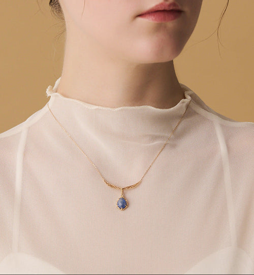 Reversible natural labradorite teardrop pendant in vintage gold-tone claw setting, 20.48mm statement necklace by Gembee Jewellery