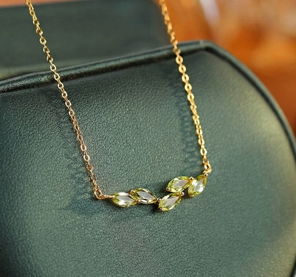 Natural Marquise Peridot Wisteria Necklace ｜
